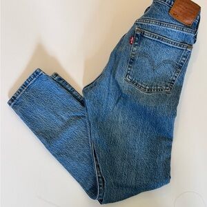 Levi’s Women’s premium high waisted straight jeans